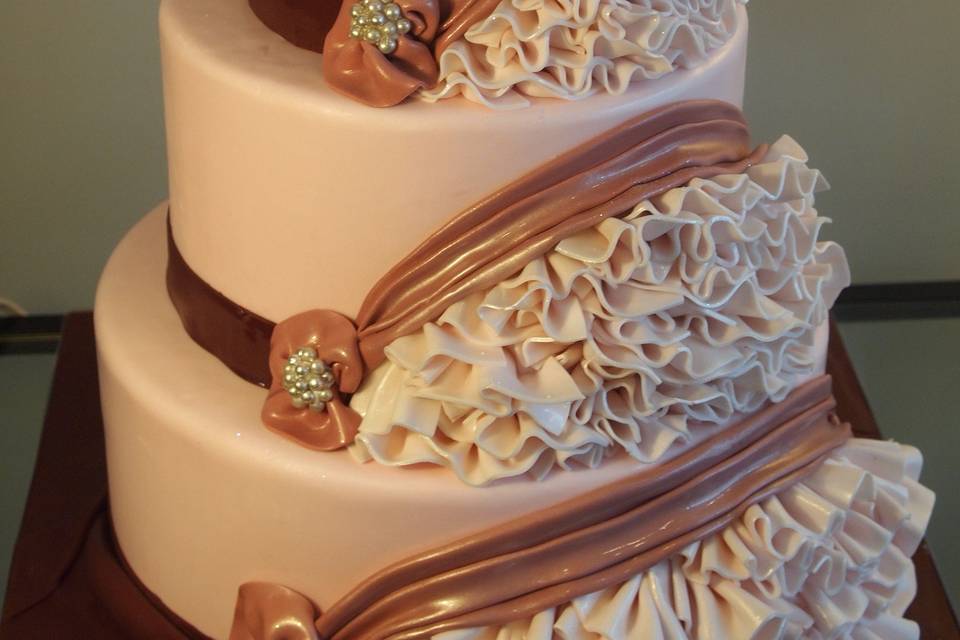 Fancy Chocolate Peanut Butter Cake – Dolce Bakery