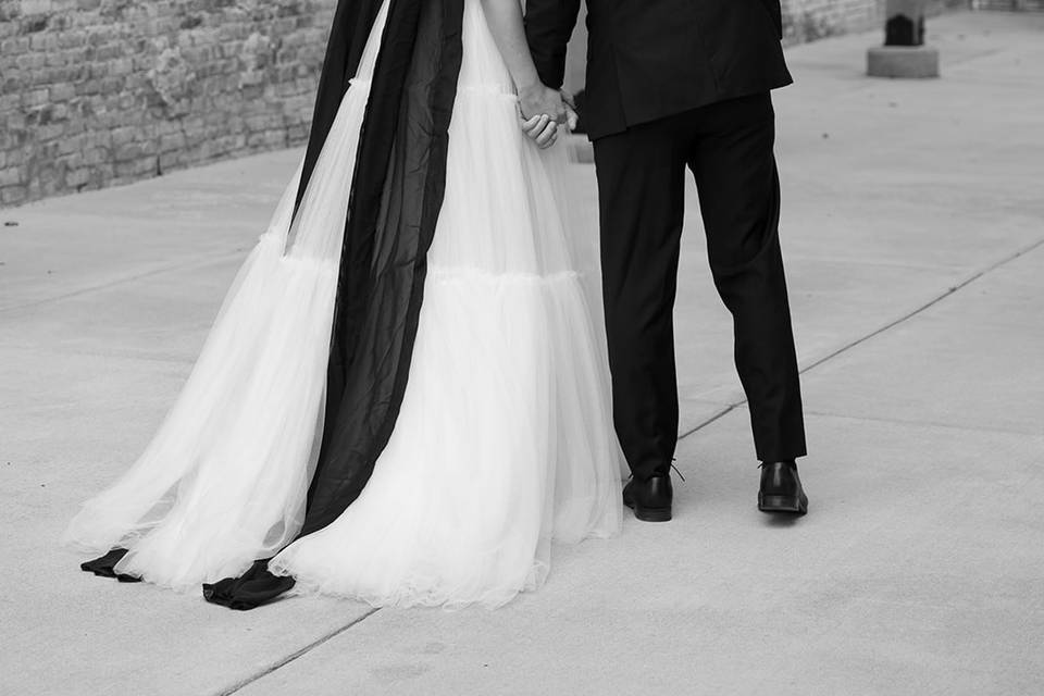 Outdoor Kiss Photo