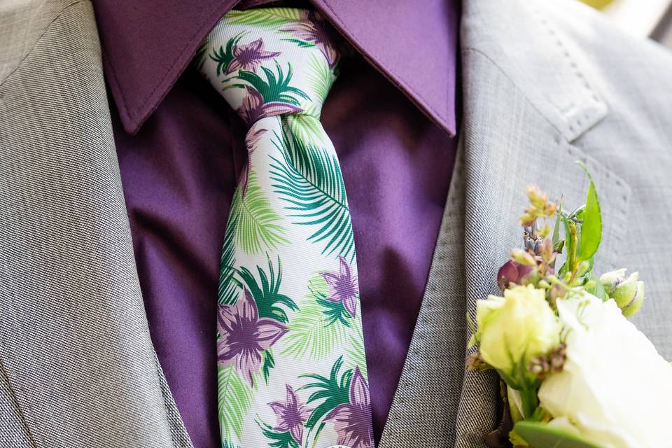 Tropical grooms tie