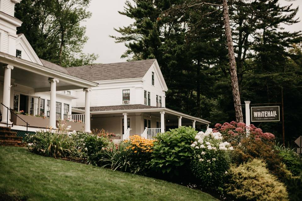 Gorgeous garden space