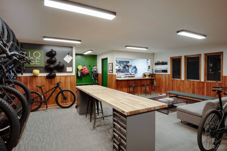 LOGE Glacier Gear Annex