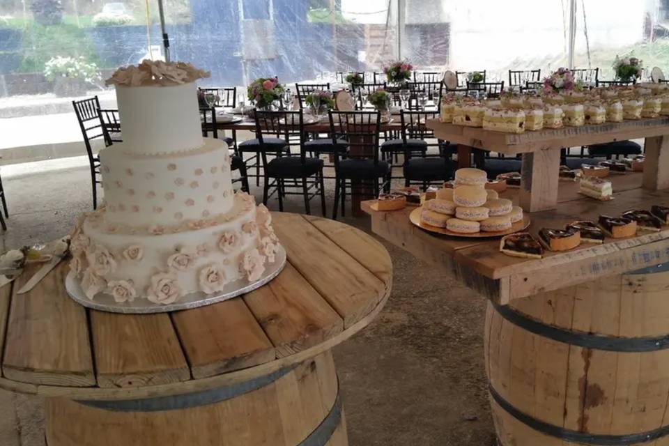 Cake and dessert tables