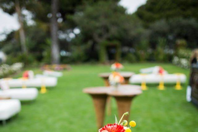 Flowers: Cherry Blossom Floral DesignsRentals: AFRPhotography: Joshua KilleenVenue: The Dana Mission Bay