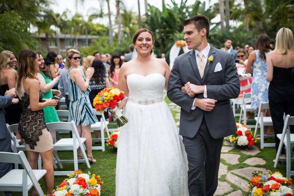 Flowers: Cherry Blossom Floral DesignsPhotography: Joshua KilleenVenue: The Dana Mission Bay