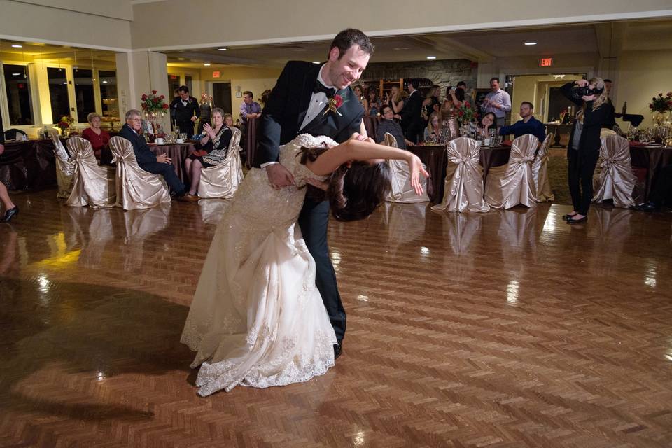 Newlyweds dance