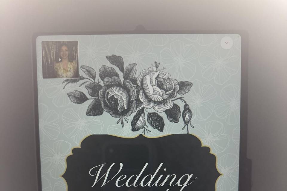 Hoglez Everlasting Momentz LLC
