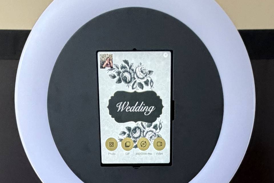 Hoglez Everlasting Momentz LLC