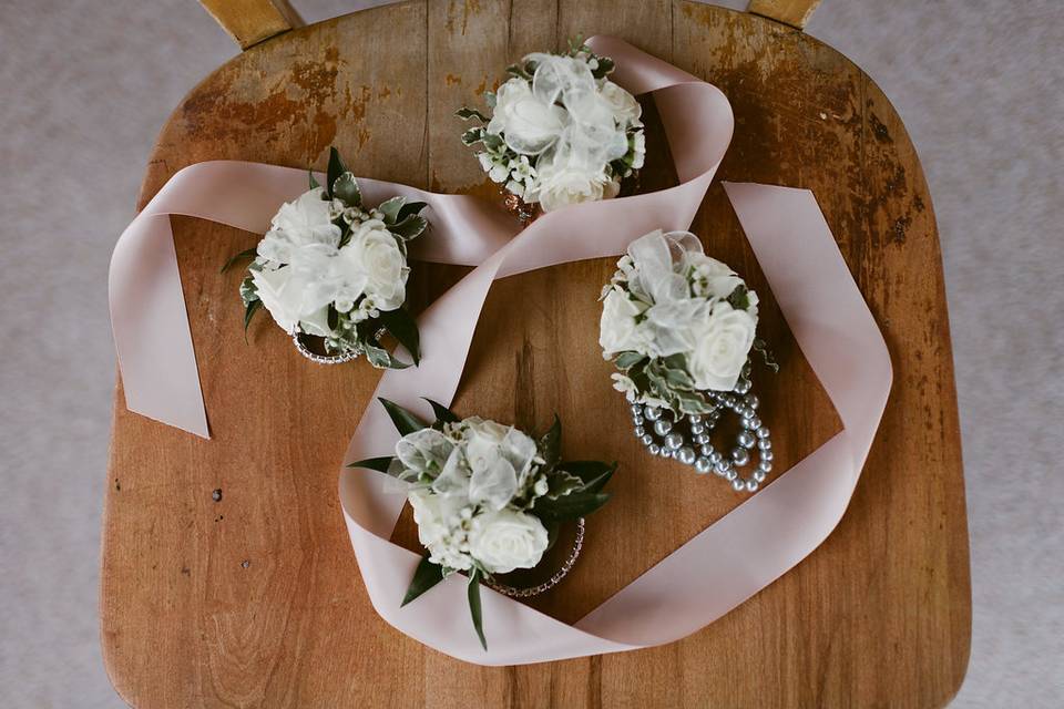 Wrist corsages