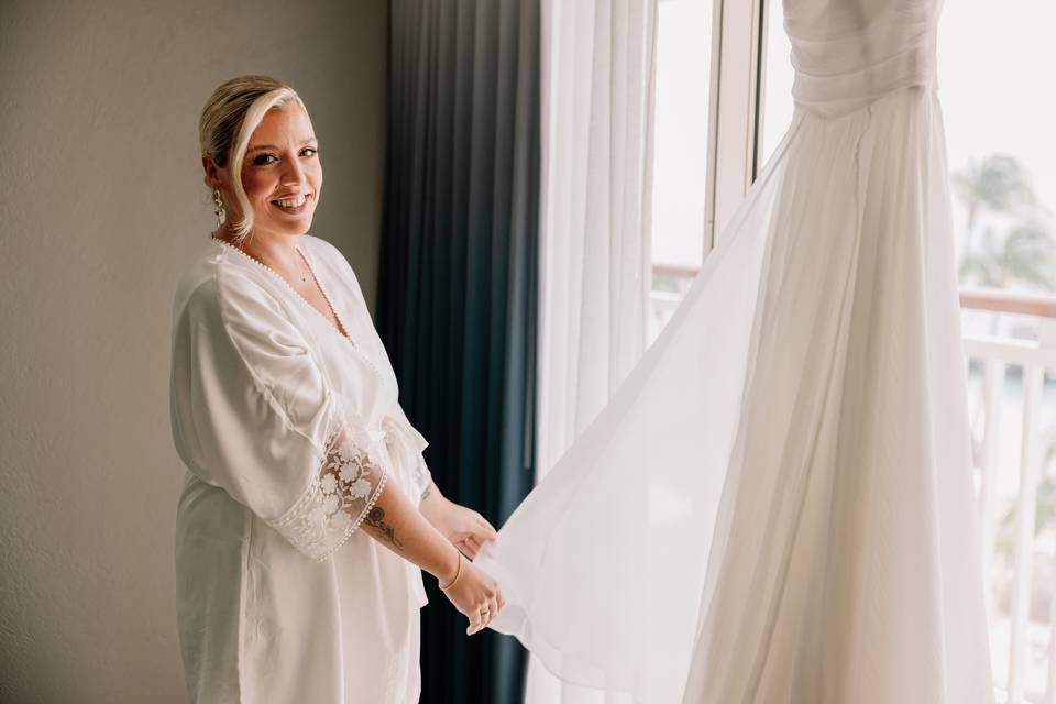 Getting ready with the bride