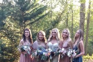 Bride and bridesmaids' photoshoot