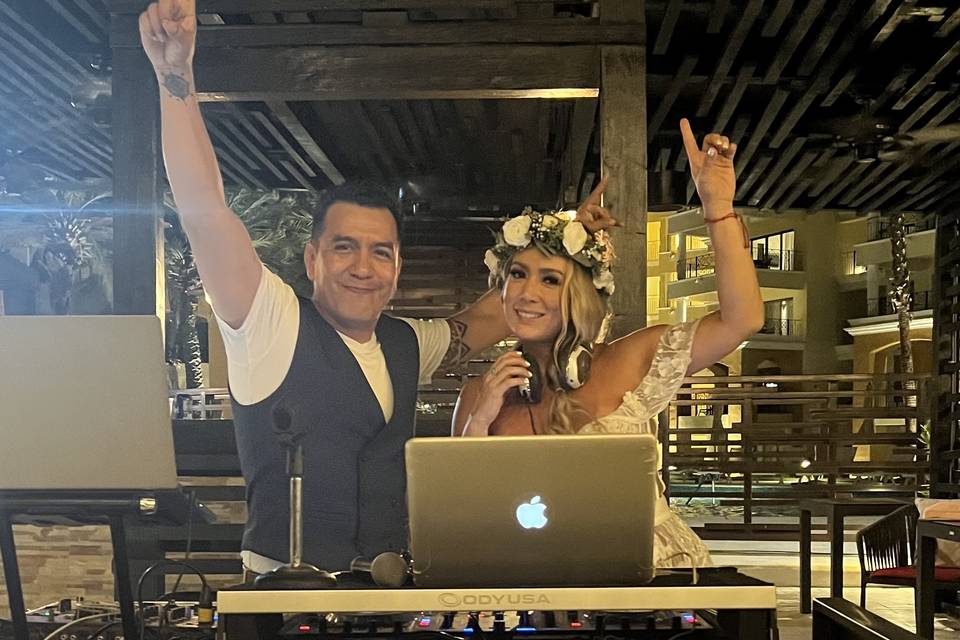 Wedding in Sunsent Monalisa