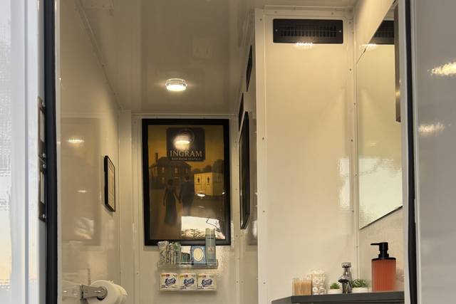 Backyard wedding, women's room