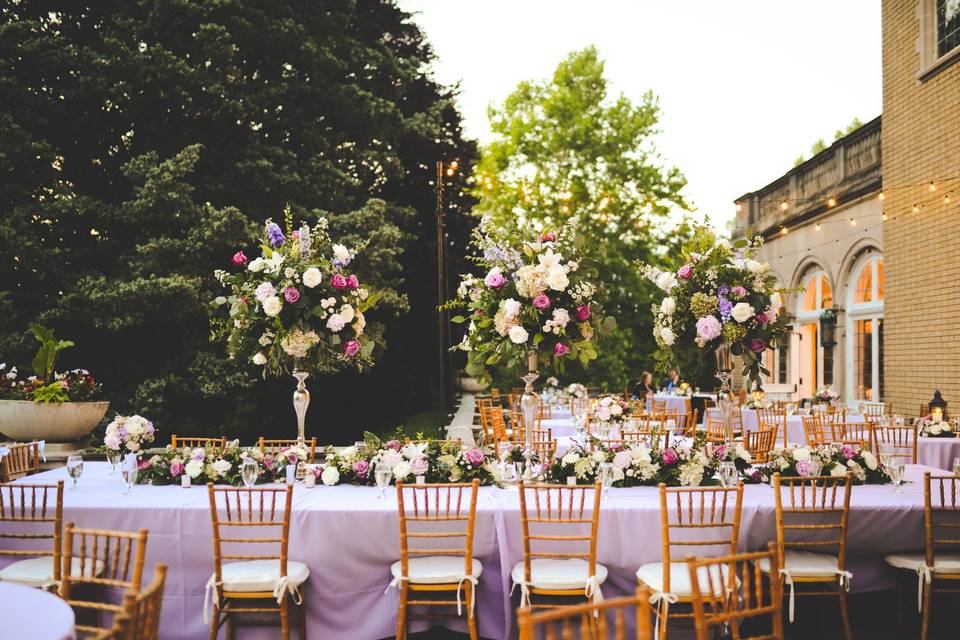 Head table arrangement