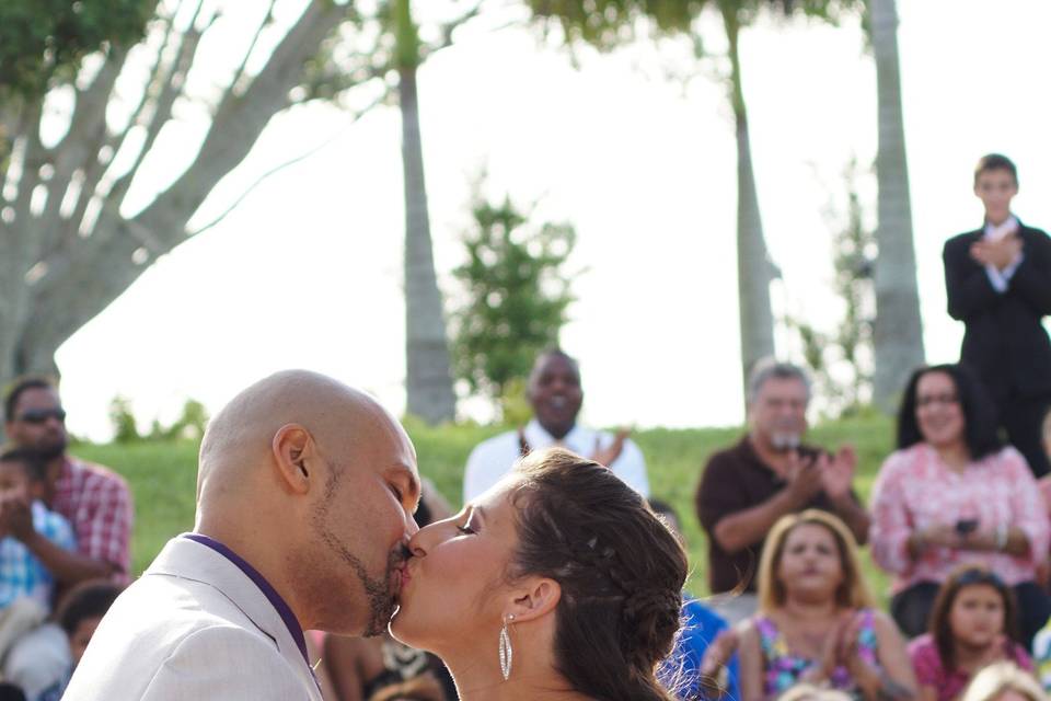 Kiss, first kiss, you may kiss the bride, husband and wife, married, outdoor wedding
