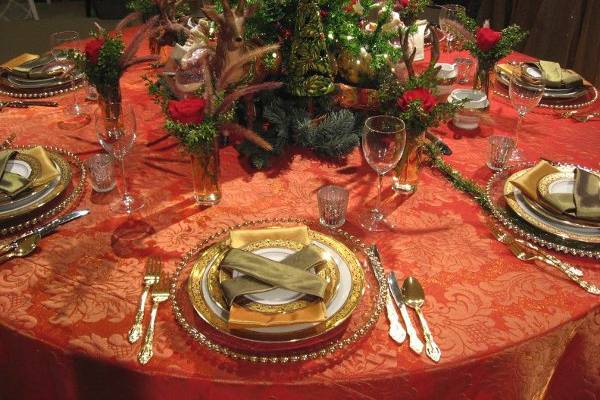 Organza Damask in Red with a Holiday table scape