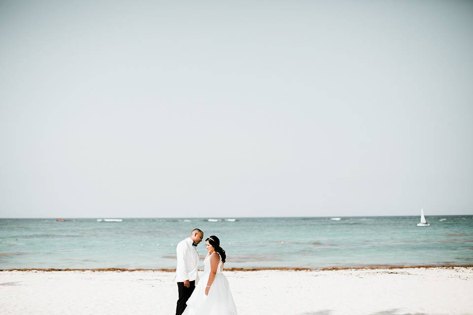 Kukua Beach club wedding