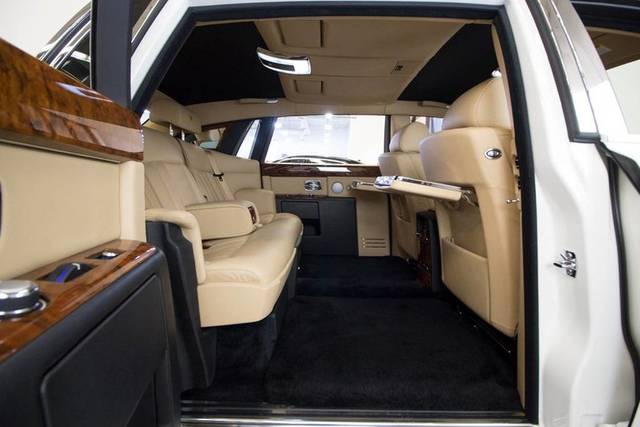 M & V Limousine