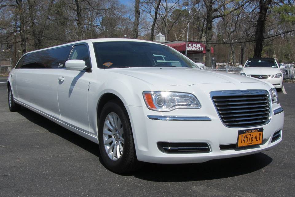 New chrysler 300 15 passenger