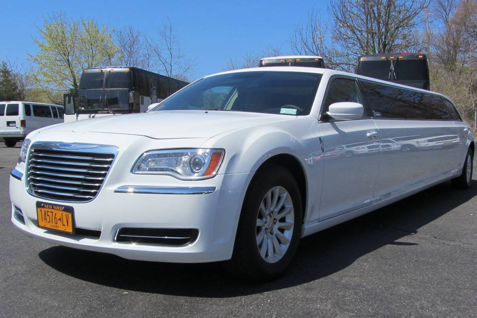 New chrysler 300 15 passenger