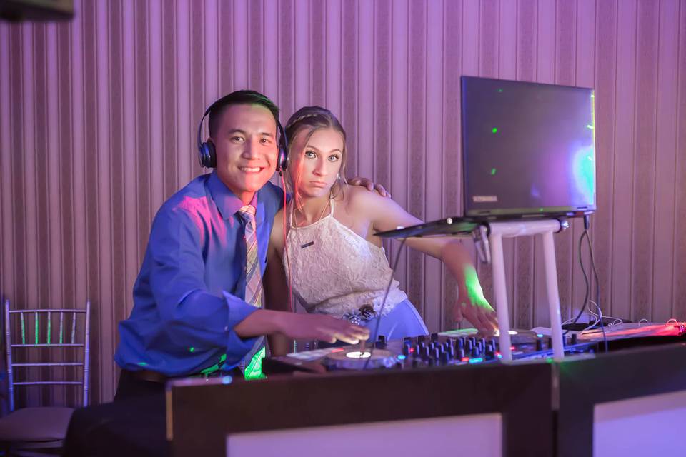 The Mix Master Pro Dj & Limousines - DJ - Sacramento, CA - WeddingWire