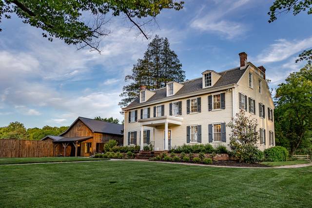 Farm & Carriage Houses