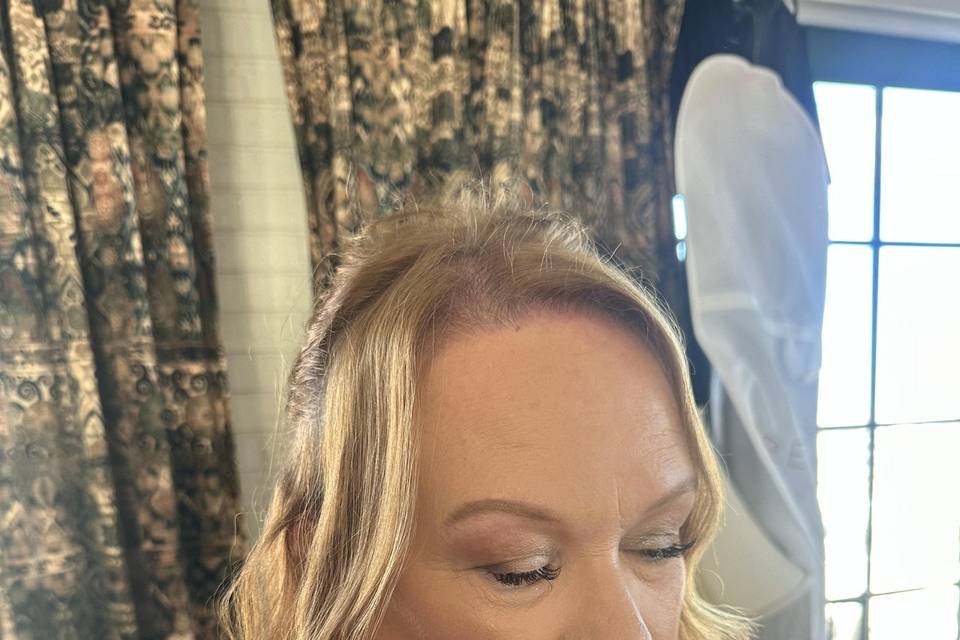 Mother of the bride makeup