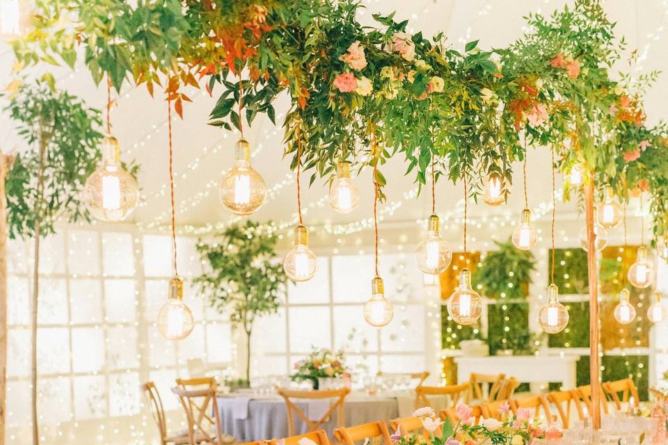 Reception table setting