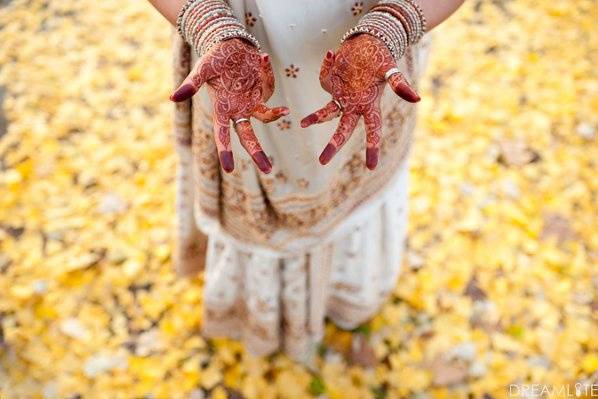 portrait of our bride's henna.
(www.dreamlitephotography.com)