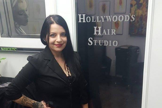 Hollywood's Hair Studio
