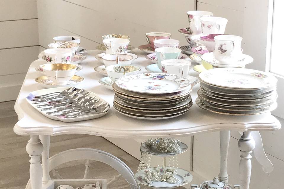 Vintage Coffee Cup & Saucer – Professional Party Rentals