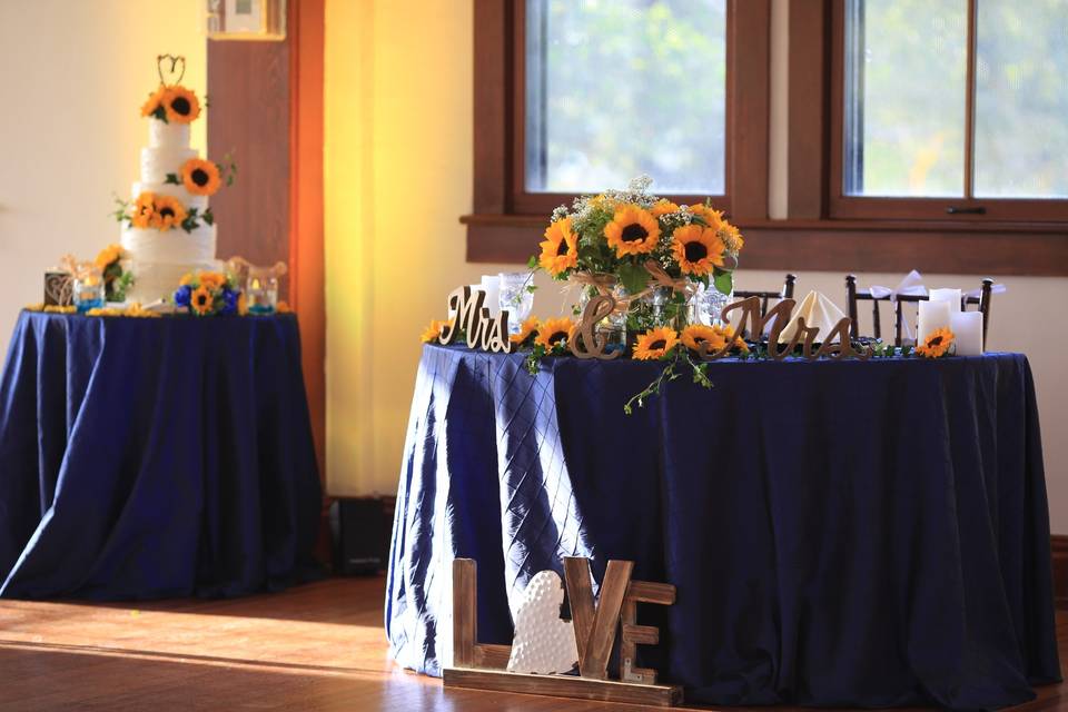 Sweetheart Table with Sunflowe
