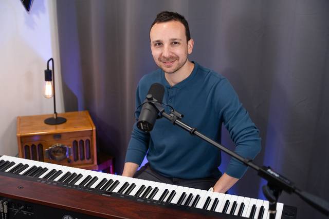 Kevin Laurence - Pianist, Vocalist, & Entertainer