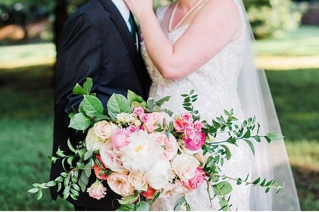 Foraged style bridal bouquet. Photograph by Melissa Durham Photography