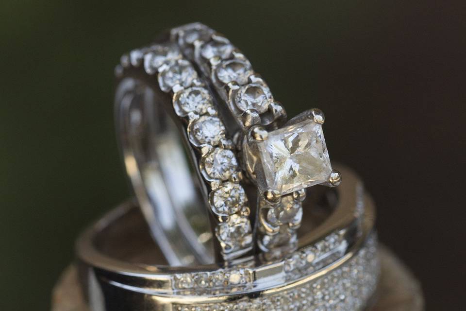 Sparkling diamond rings