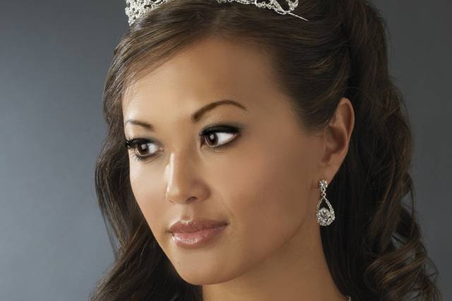 resized_silver-round-rhinestone-necklace-earrings-bridal-jewelry-set