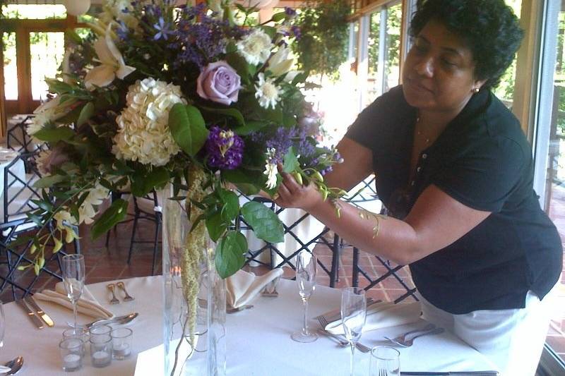 tall centrepiece for a wedding @ Winterthur Gardens