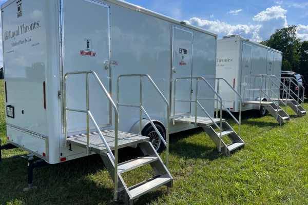 DOUBLE TRAILERS