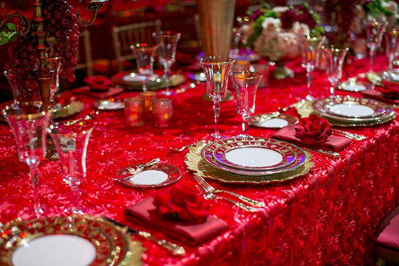 Long table setting with centerpiece