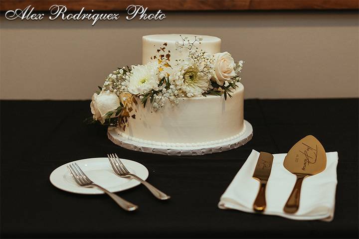 2-tier Cake w/ Gold Leaf