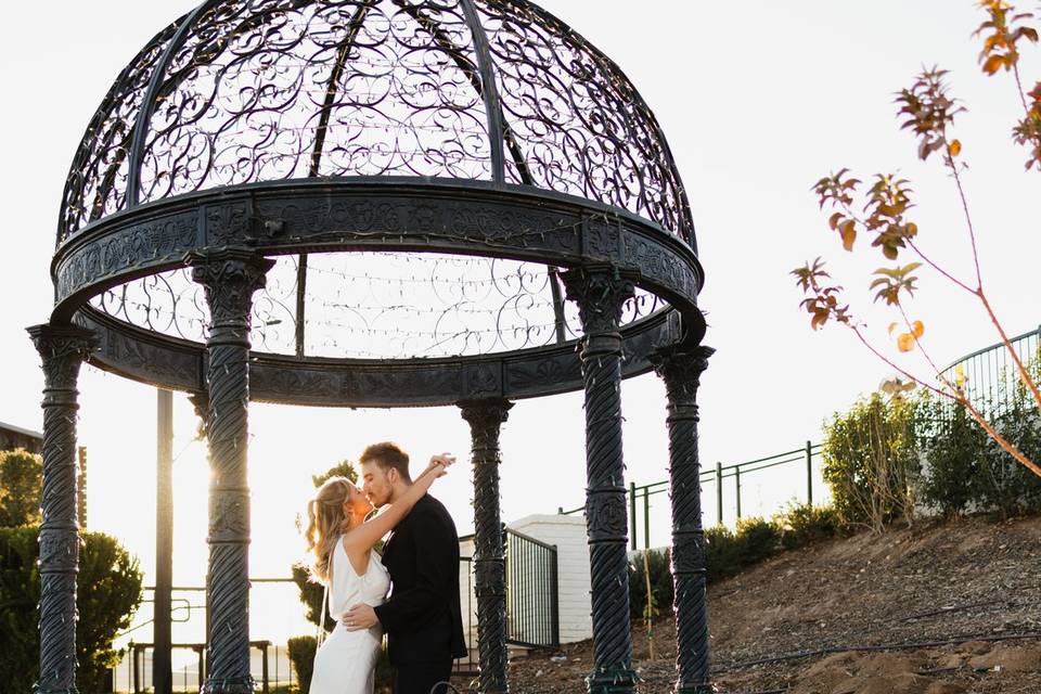 Bridals In The Garden
