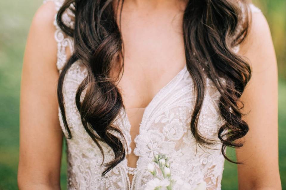 Soft curls, soft glam.