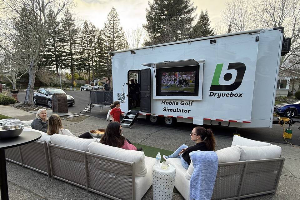 Dryvebox Napa Valley Premium Mobile Golf Experience