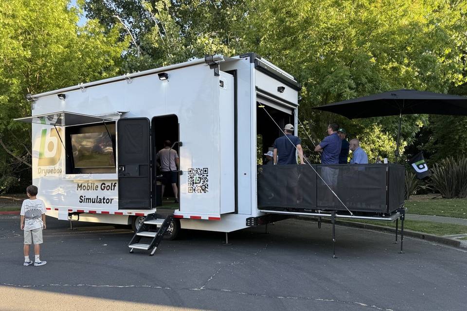 Dryvebox Napa Valley Premium Mobile Golf Experience