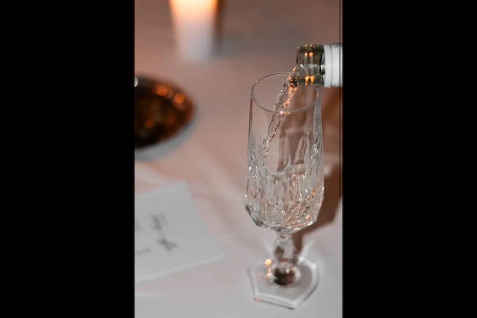 bubbly champagne wedding event_2000px.jpg