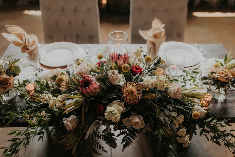 Sweetheart table details