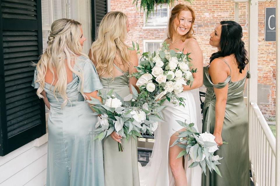 White floral centerpieces