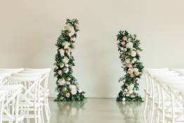 Simple bridal bouquet