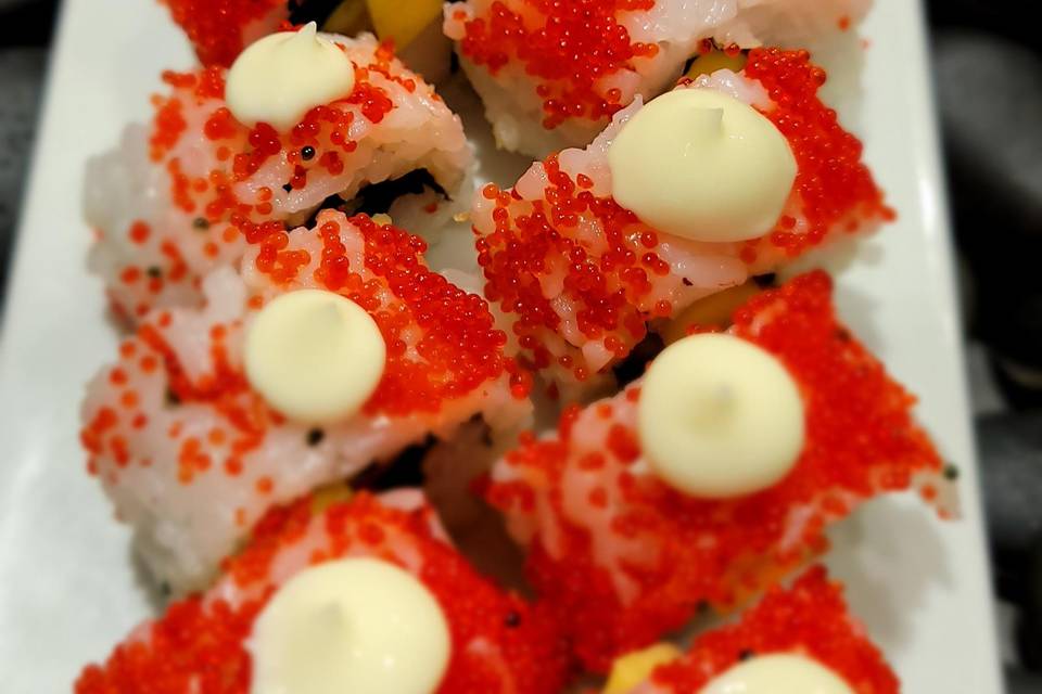 Red caviar sushi roll