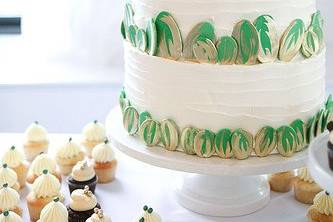 Edible cake flowers