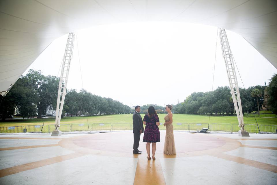 Kristen & Noe, September 2015, Forsyth Park. Photo by It's Megan Jones.